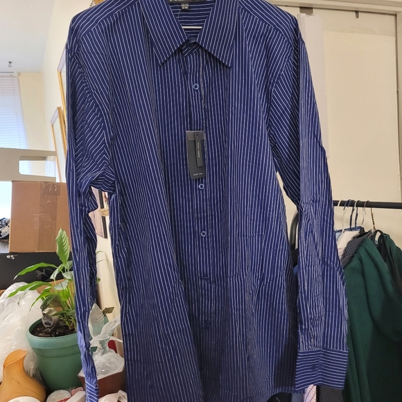 Man's  Shirt - Picture 4 of 8